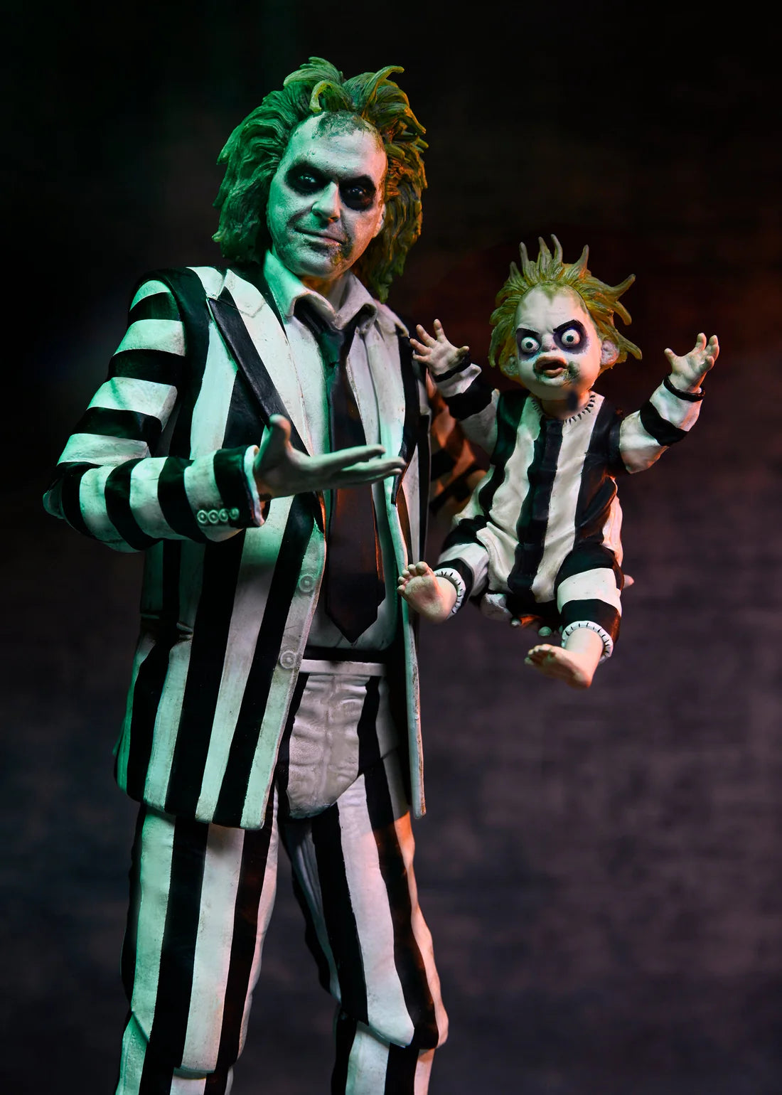 Beetlejuice Beetlejuice - Ultimate Striped Suit Beetlejuice 7" Scale Action Figure